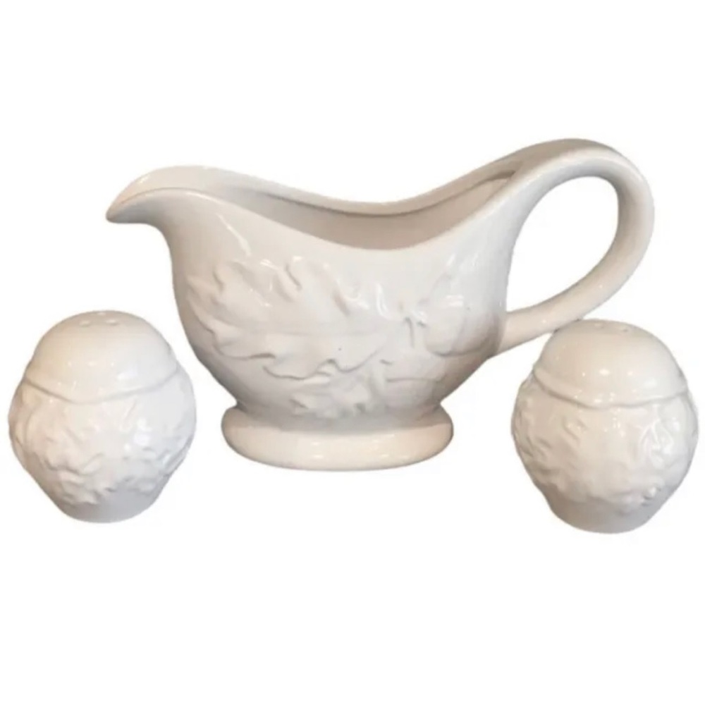 Holiday Time Gravy, Salt & Pepper Set NWB!